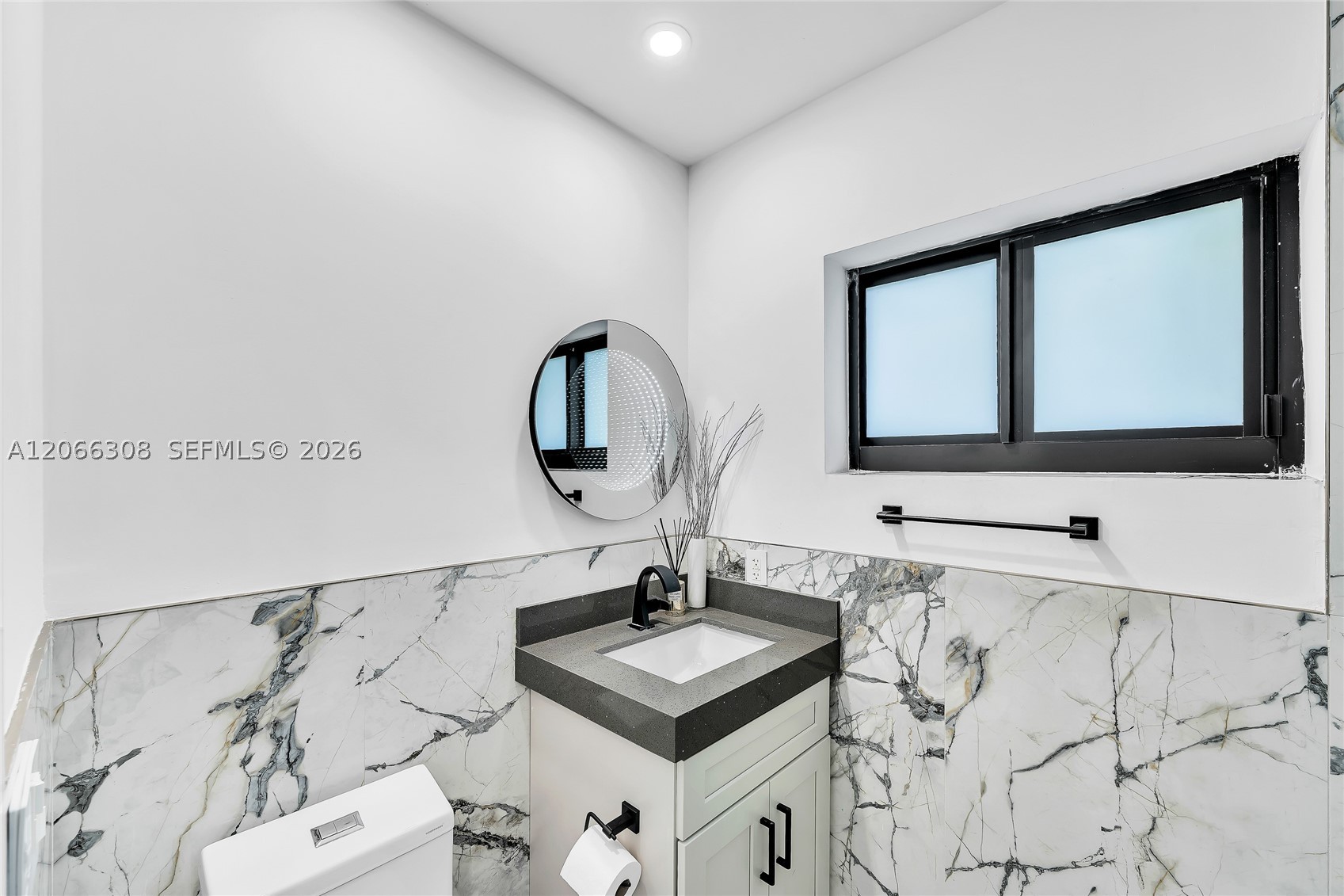 5811 SW 33rd Ter Hollywood, FL 33312