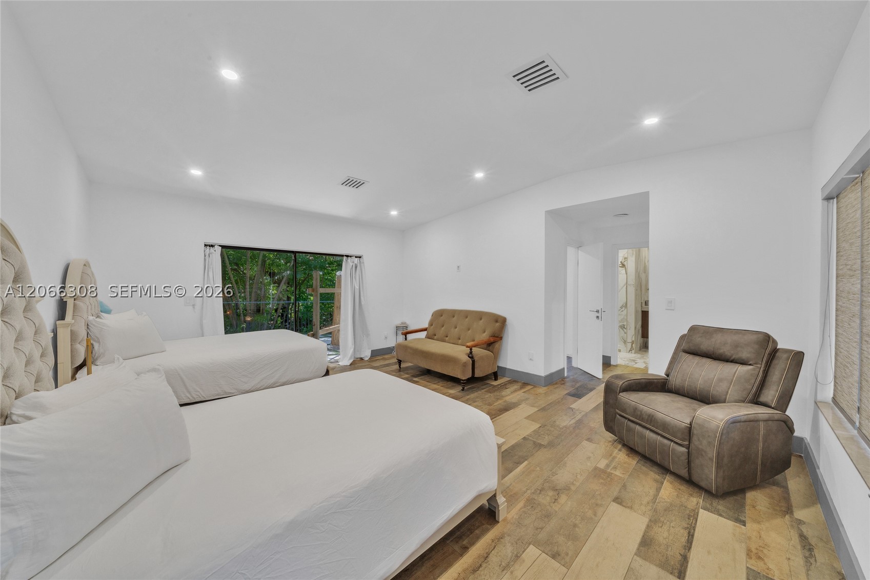 5811 SW 33rd Ter Hollywood, FL 33312