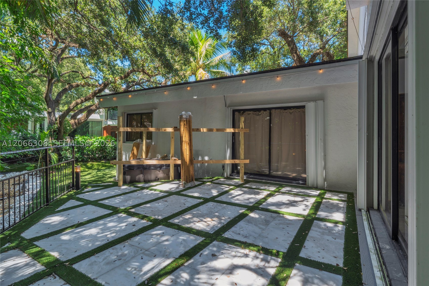 5811 SW 33rd Ter Hollywood, FL 33312