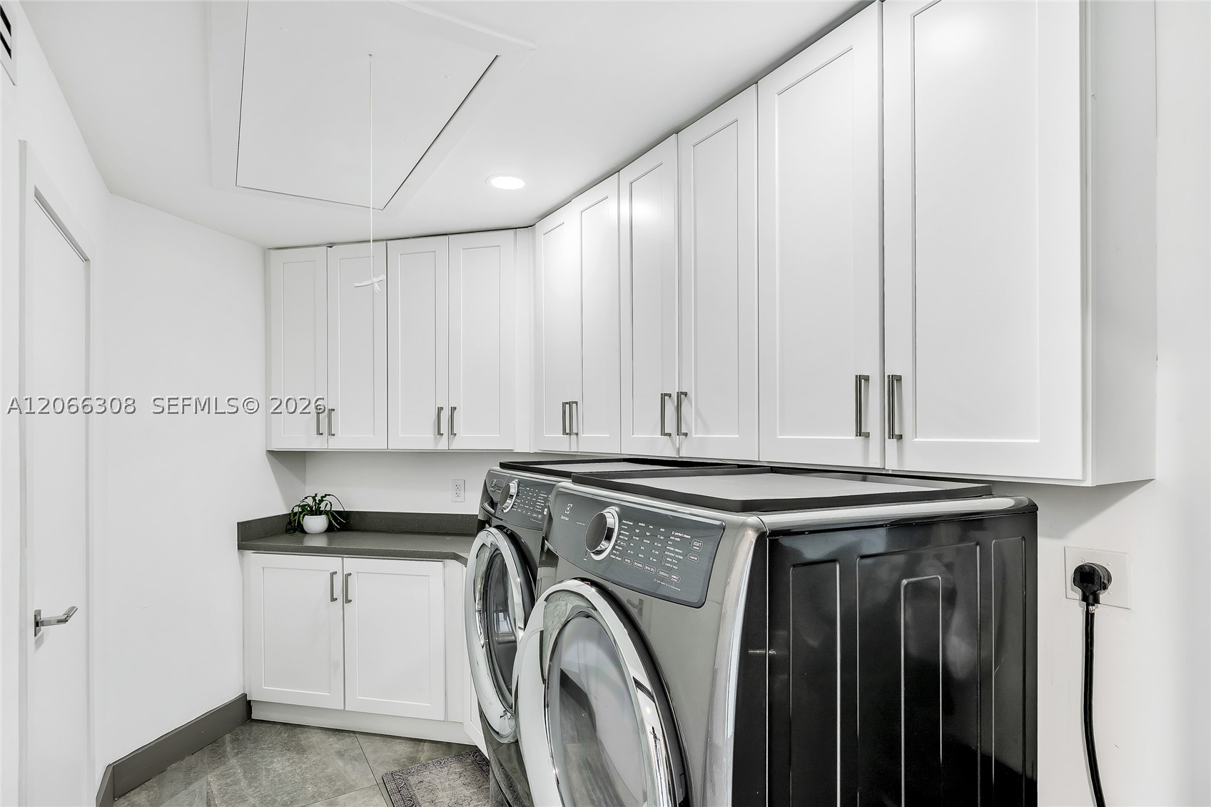 5811 SW 33rd Ter Hollywood, FL 33312