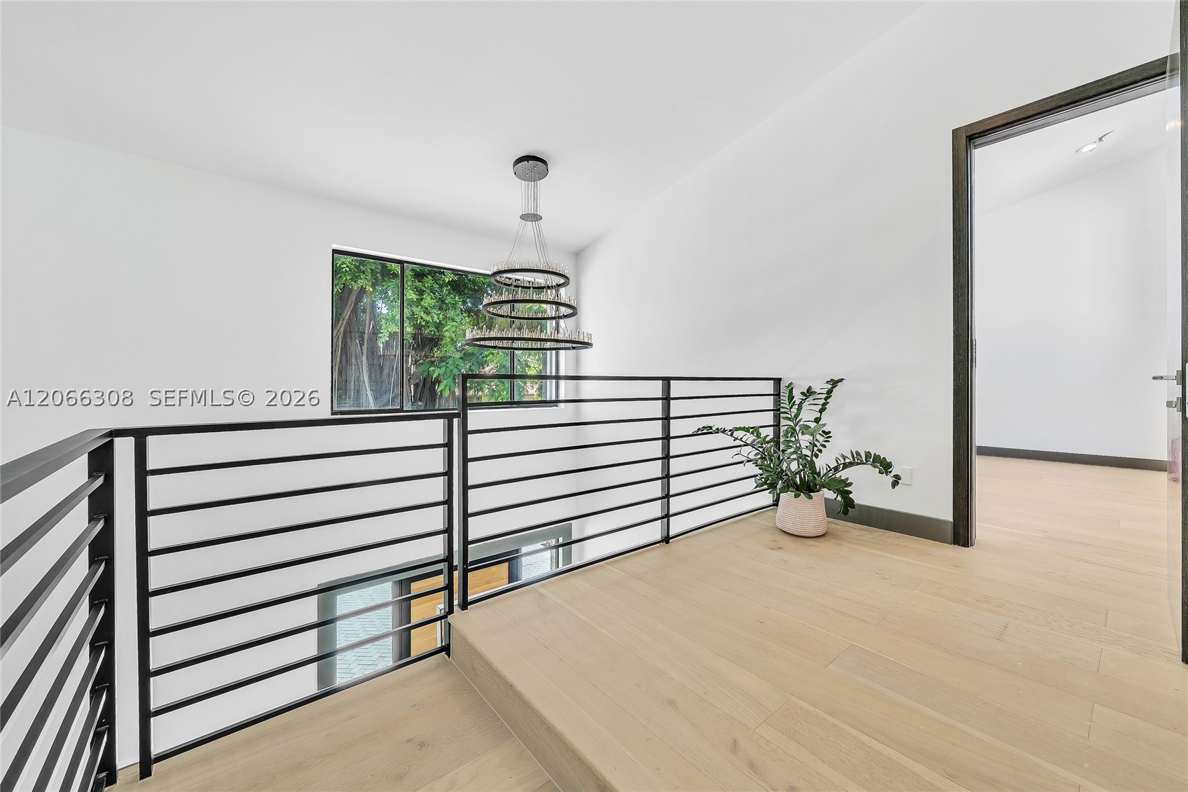 5811 SW 33rd Ter Hollywood, FL 33312