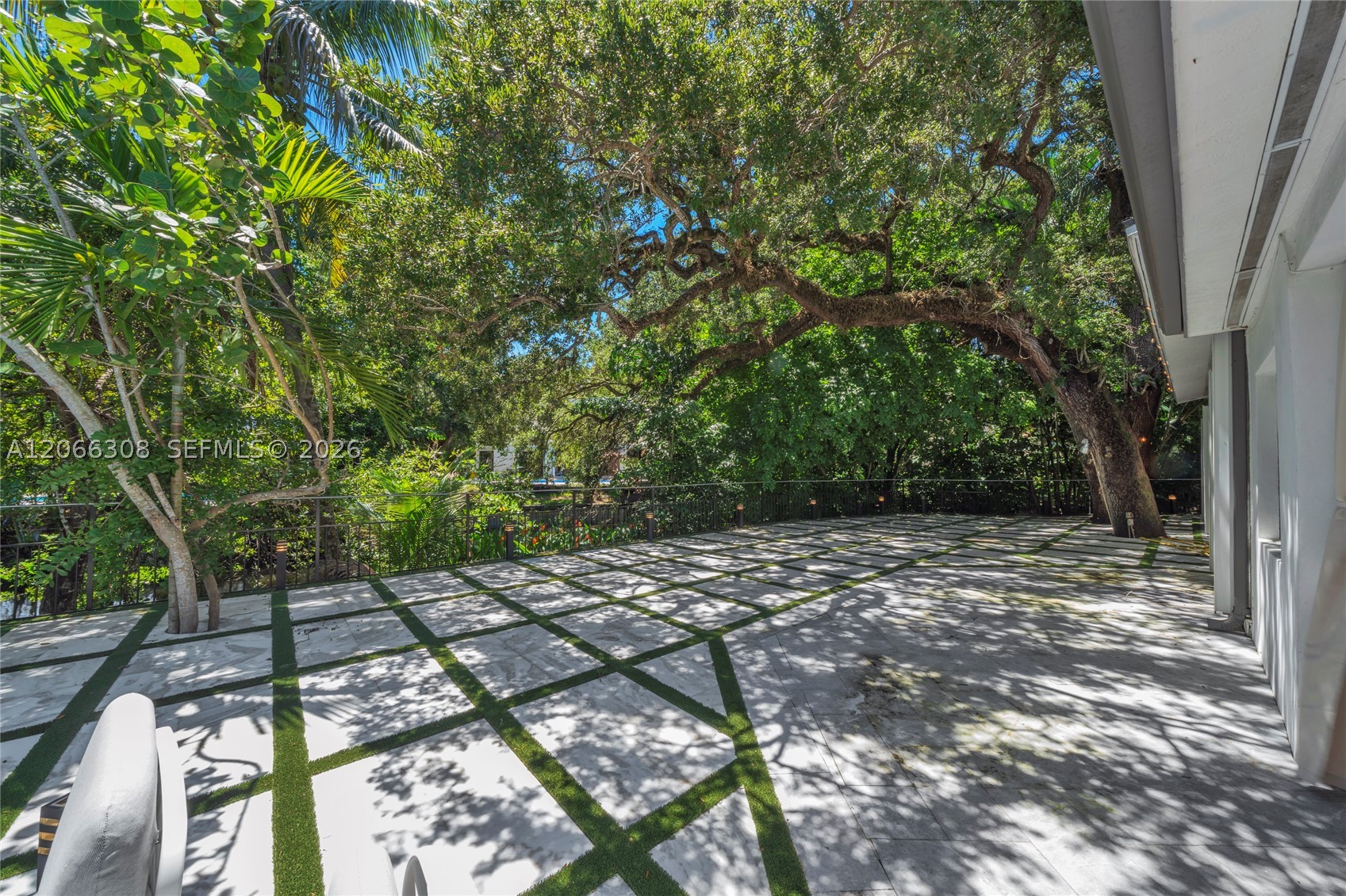 5811 SW 33rd Ter Hollywood, FL 33312