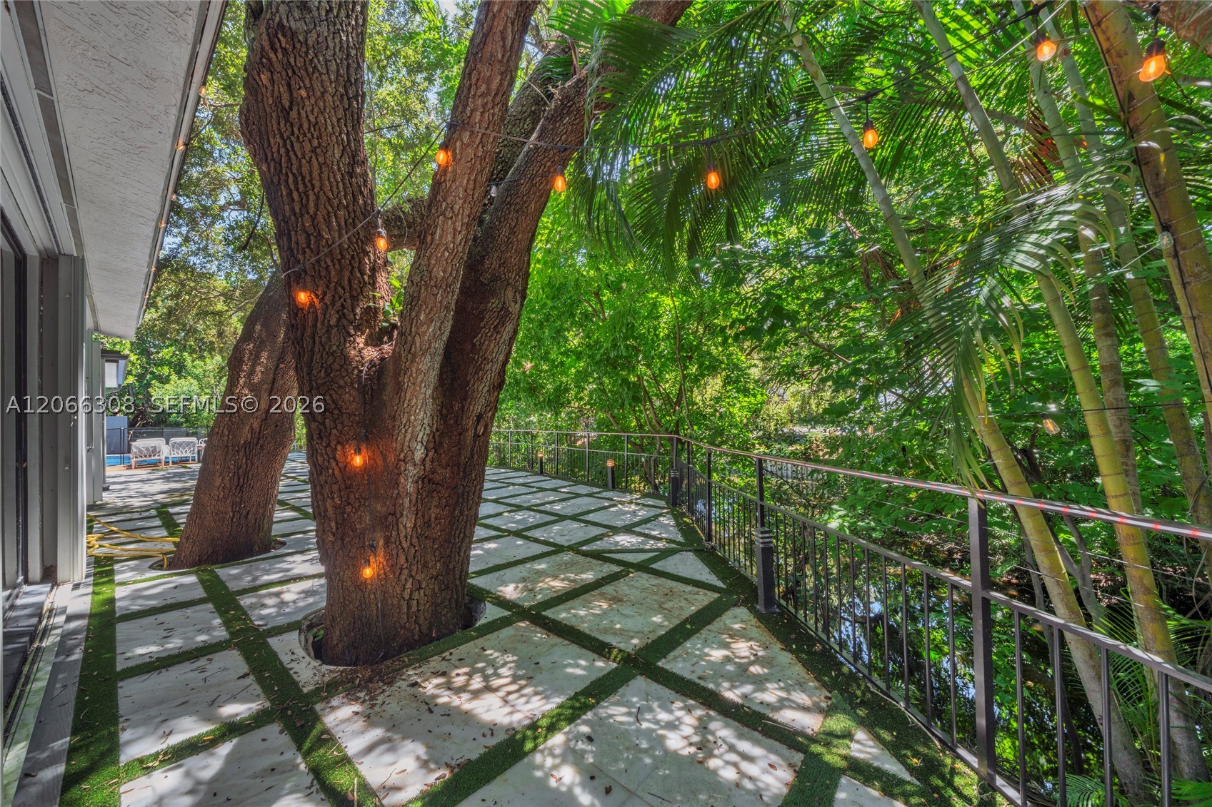 5811 SW 33rd Ter Hollywood, FL 33312