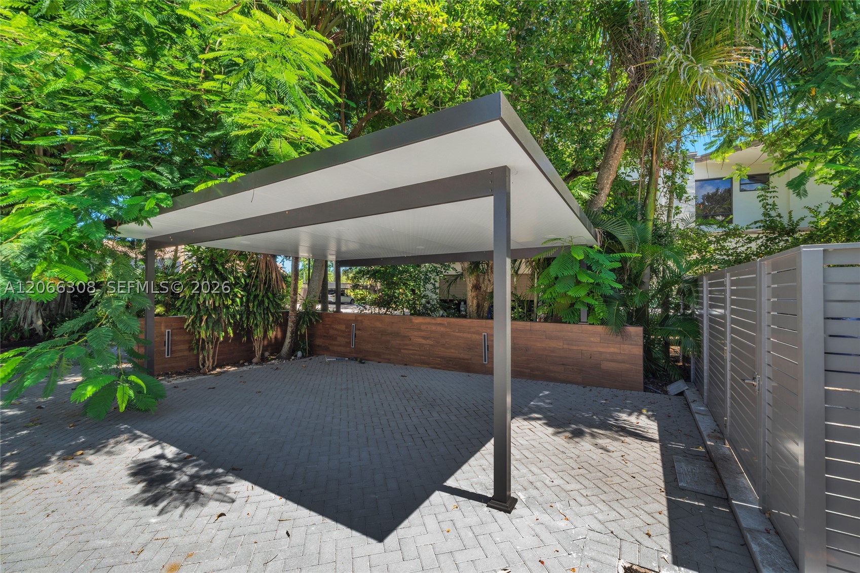 5811 SW 33rd Ter Hollywood, FL 33312
