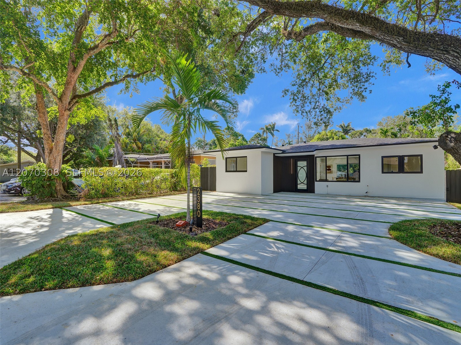 2380 NE 184th Ter