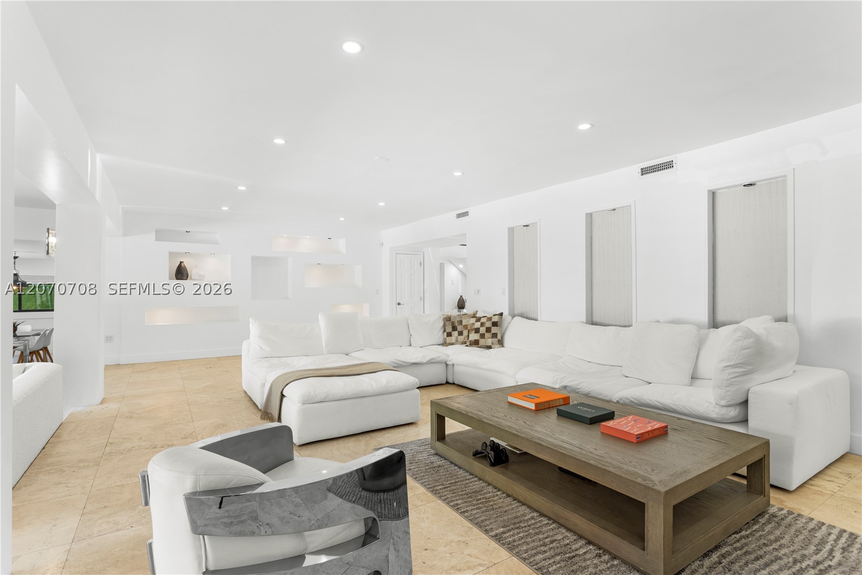 2388 Prairie Ave Miami Beach, FL 33140