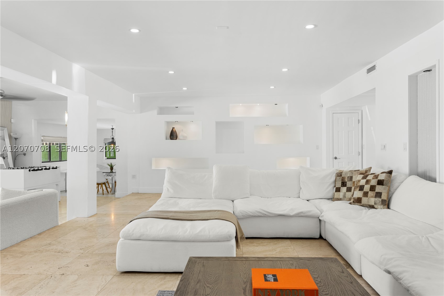 2388 Prairie Ave Miami Beach, FL 33140