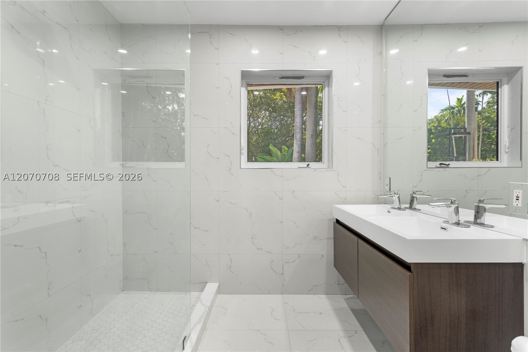 2388 Prairie Ave Miami Beach, FL 33140