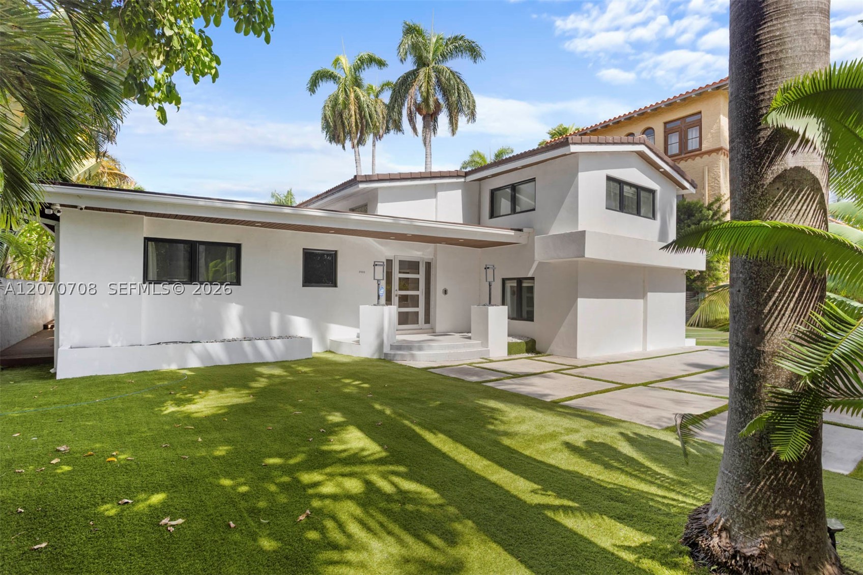 2388 Prairie Ave Miami Beach, FL 33140