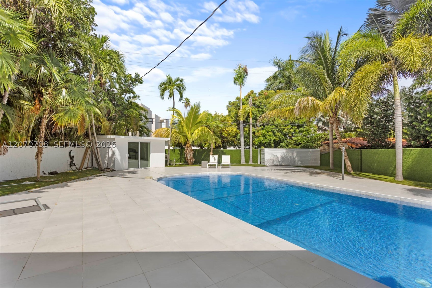 2388 Prairie Ave Miami Beach, FL 33140