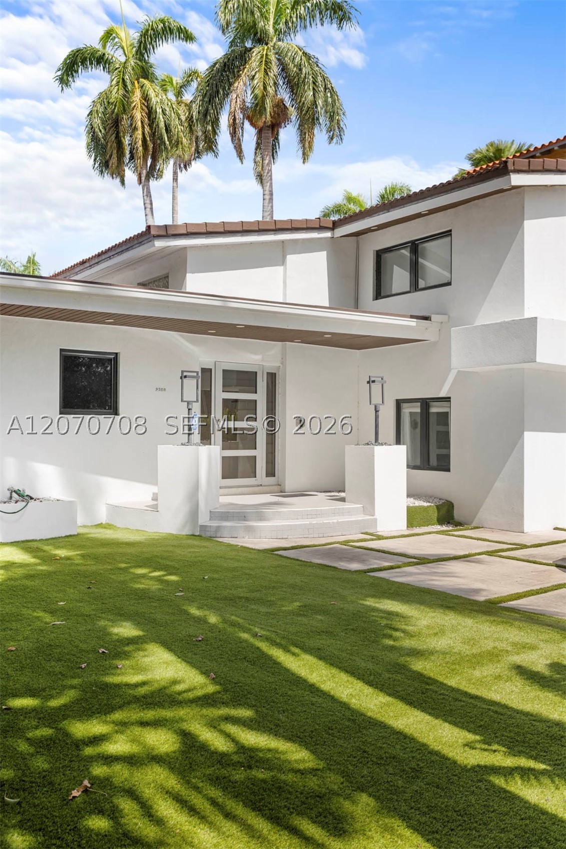 2388 Prairie Ave Miami Beach, FL 33140