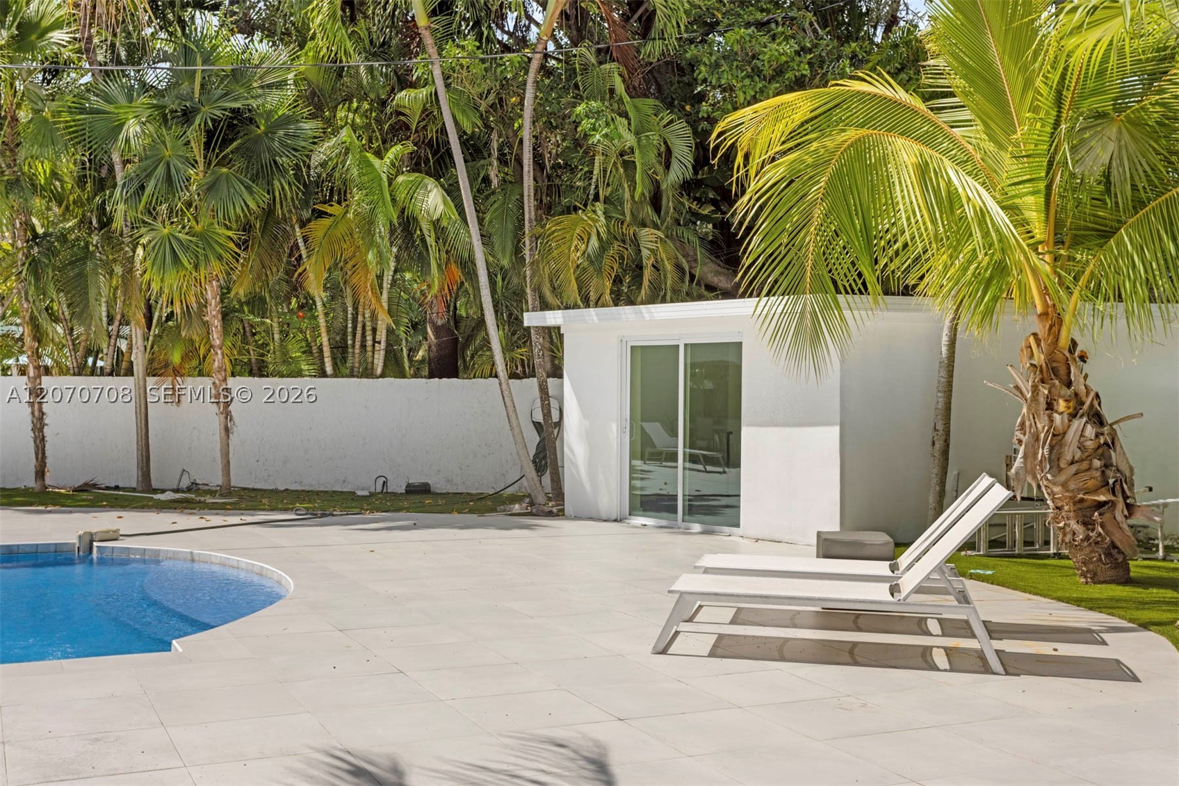 2388 Prairie Ave Miami Beach, FL 33140