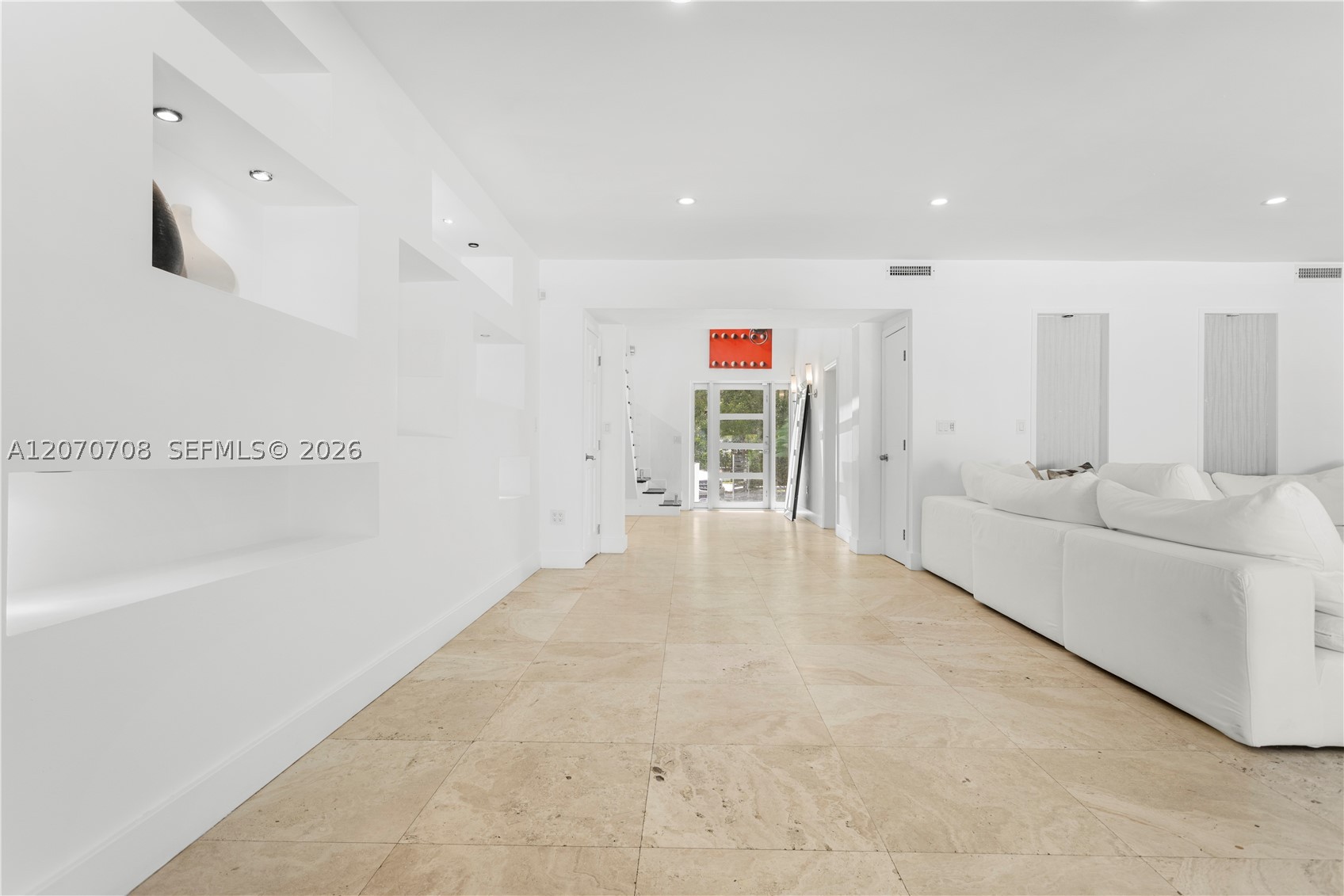 2388 Prairie Ave Miami Beach, FL 33140