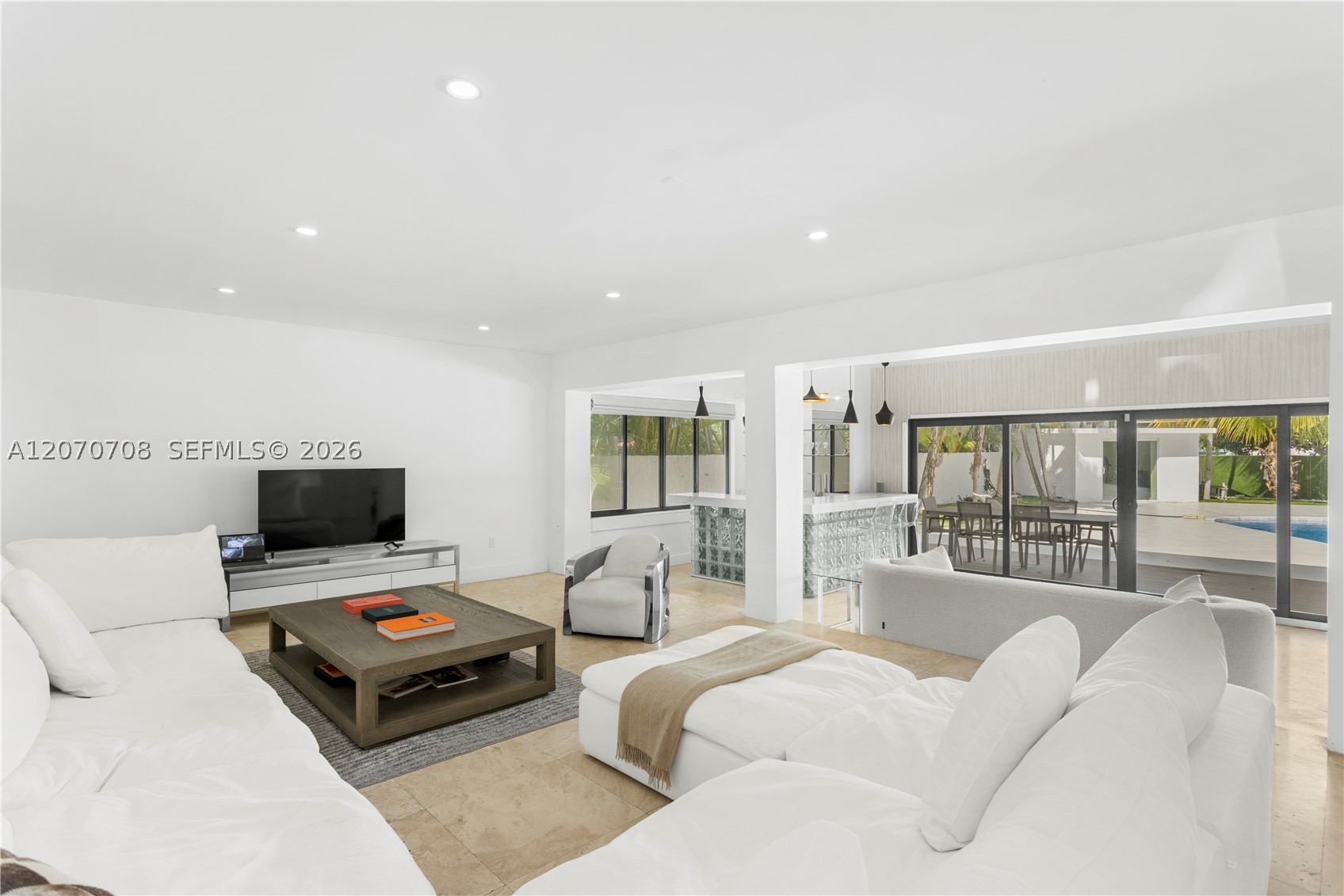 2388 Prairie Ave Miami Beach, FL 33140
