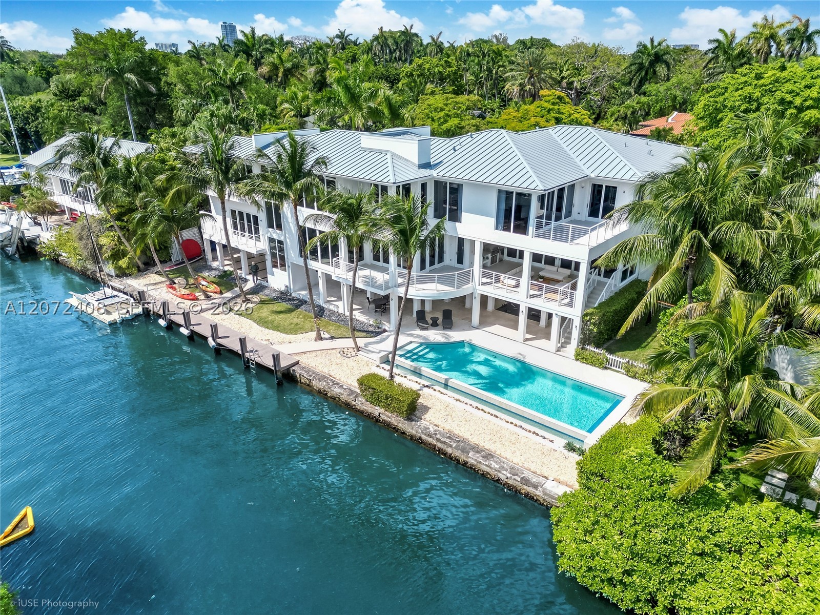 3835 Carole Ct Miami, FL 33133