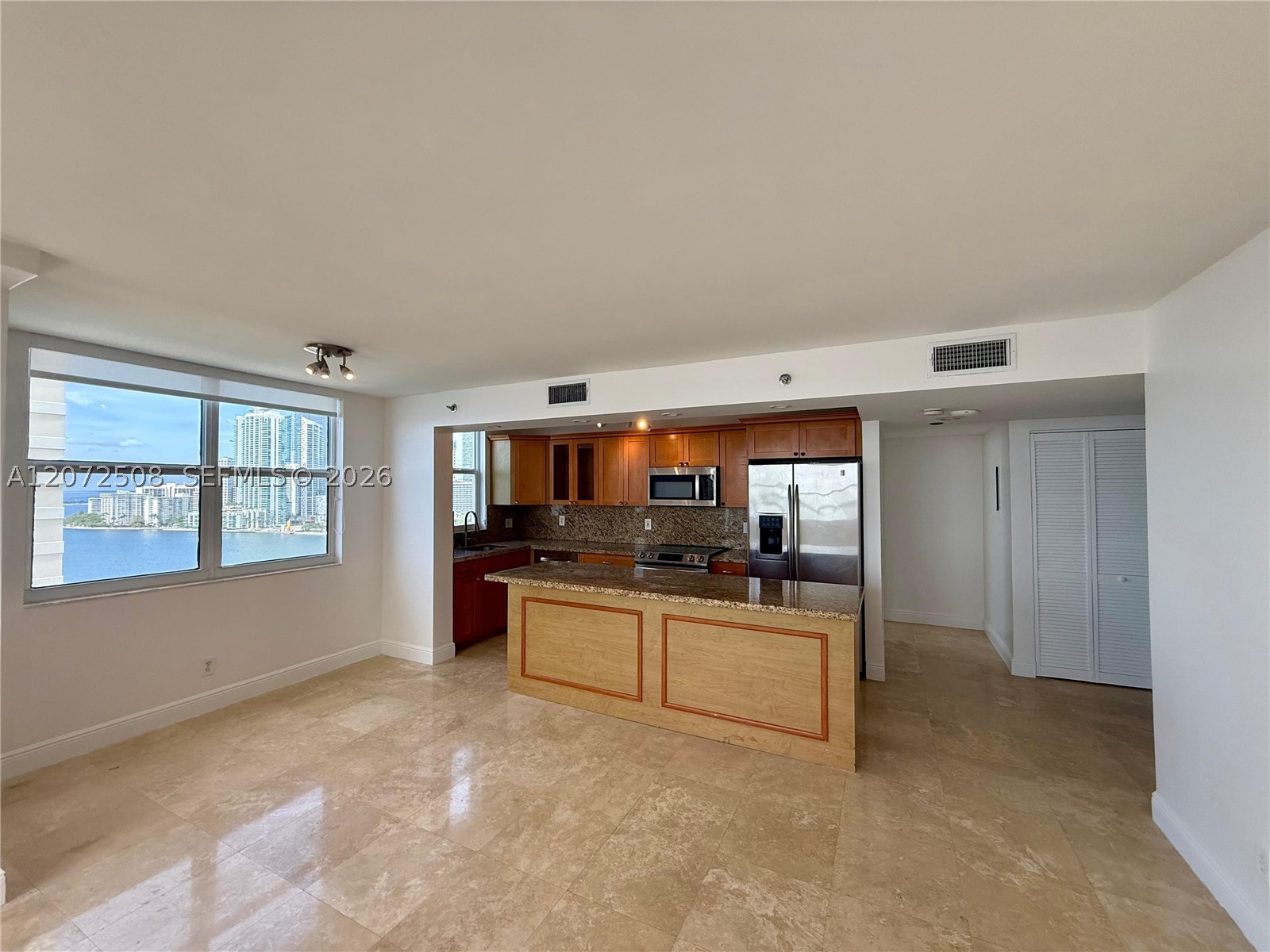 770 Claughton Is Dr #2016 Miami, FL 33131