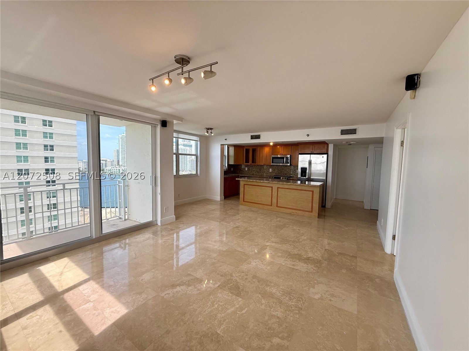 770 Claughton Is Dr #2016 Miami, FL 33131