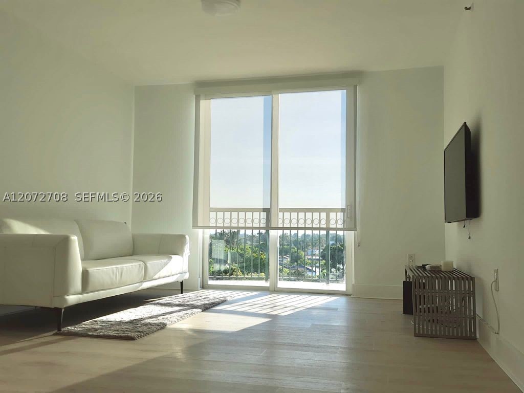 8888 Collins Ave #512