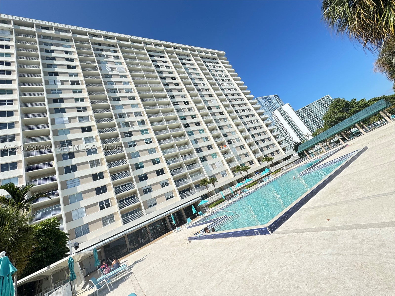 image Arlen House Condo1