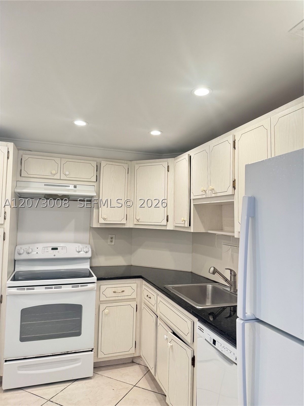image Arlen House Condo6