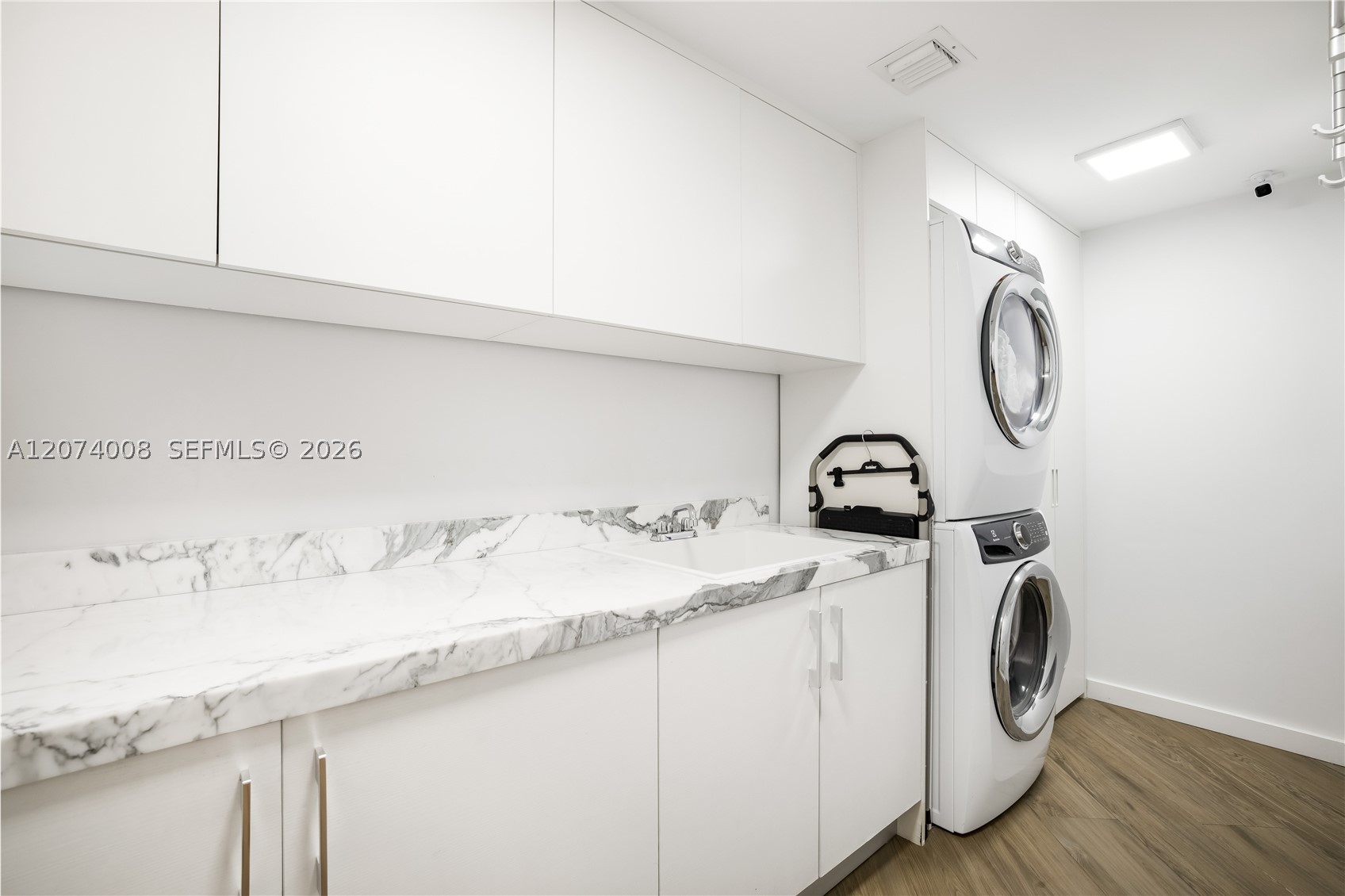 330 Sunny Isles Blvd #5-2403 Sunny Isles Beach, FL 33160