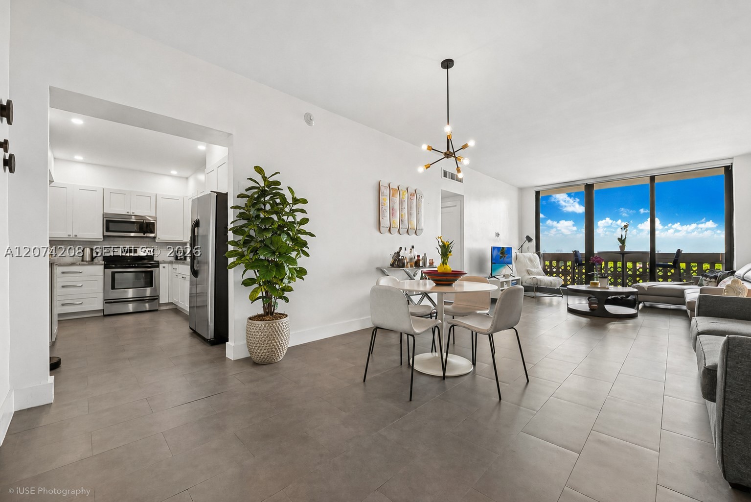 90 Edgewater Dr #PH11 Coral Gables, FL 33133
