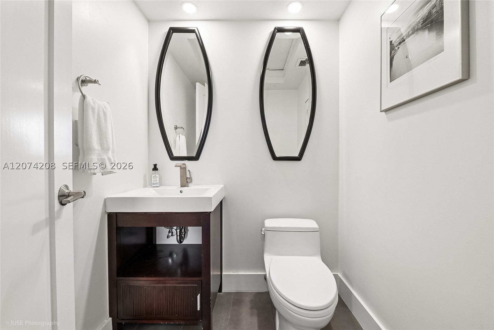 90 Edgewater Dr #PH11 Coral Gables, FL 33133