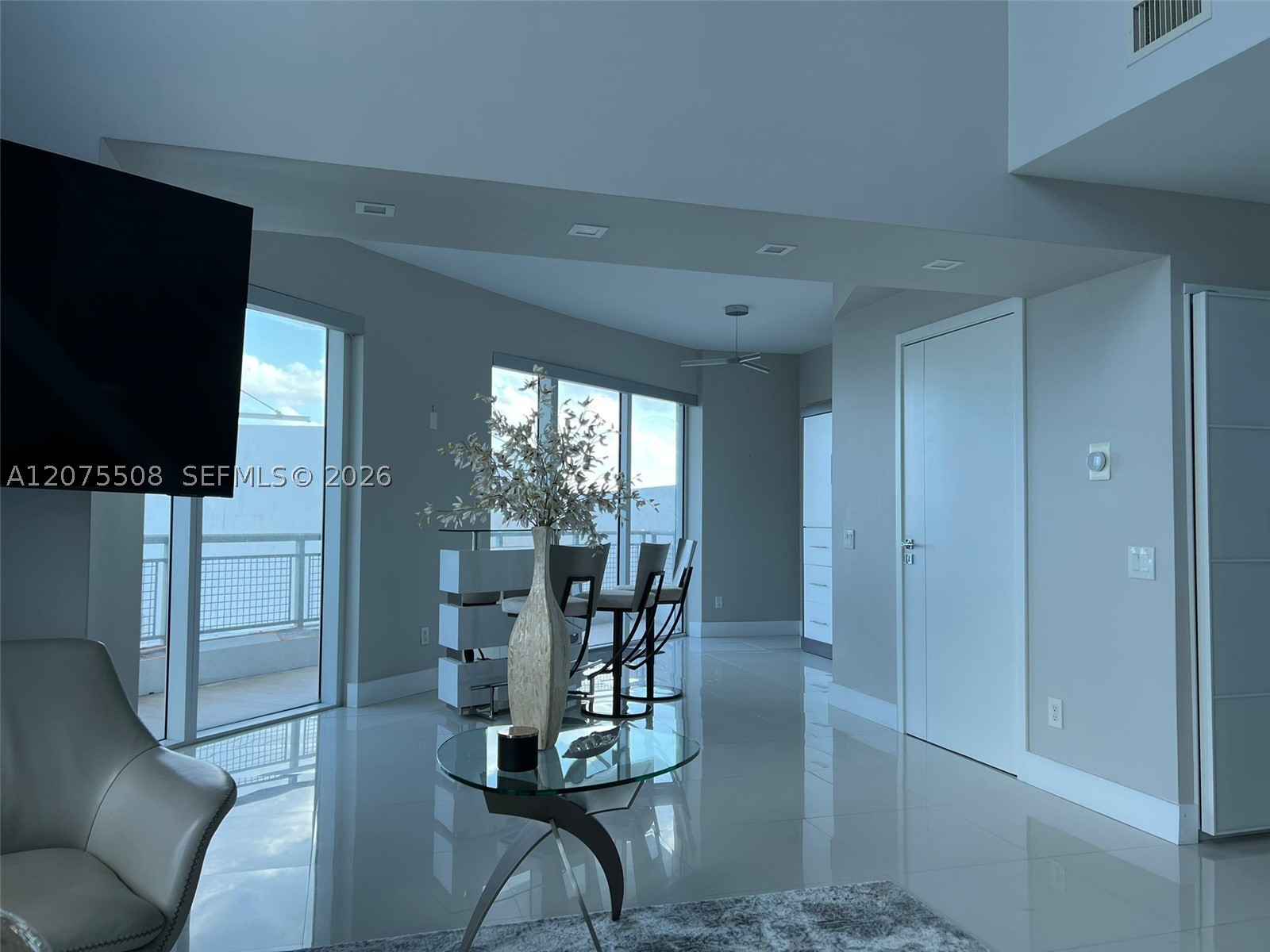 60 SW 13th St #5210 Miami, FL 33130
