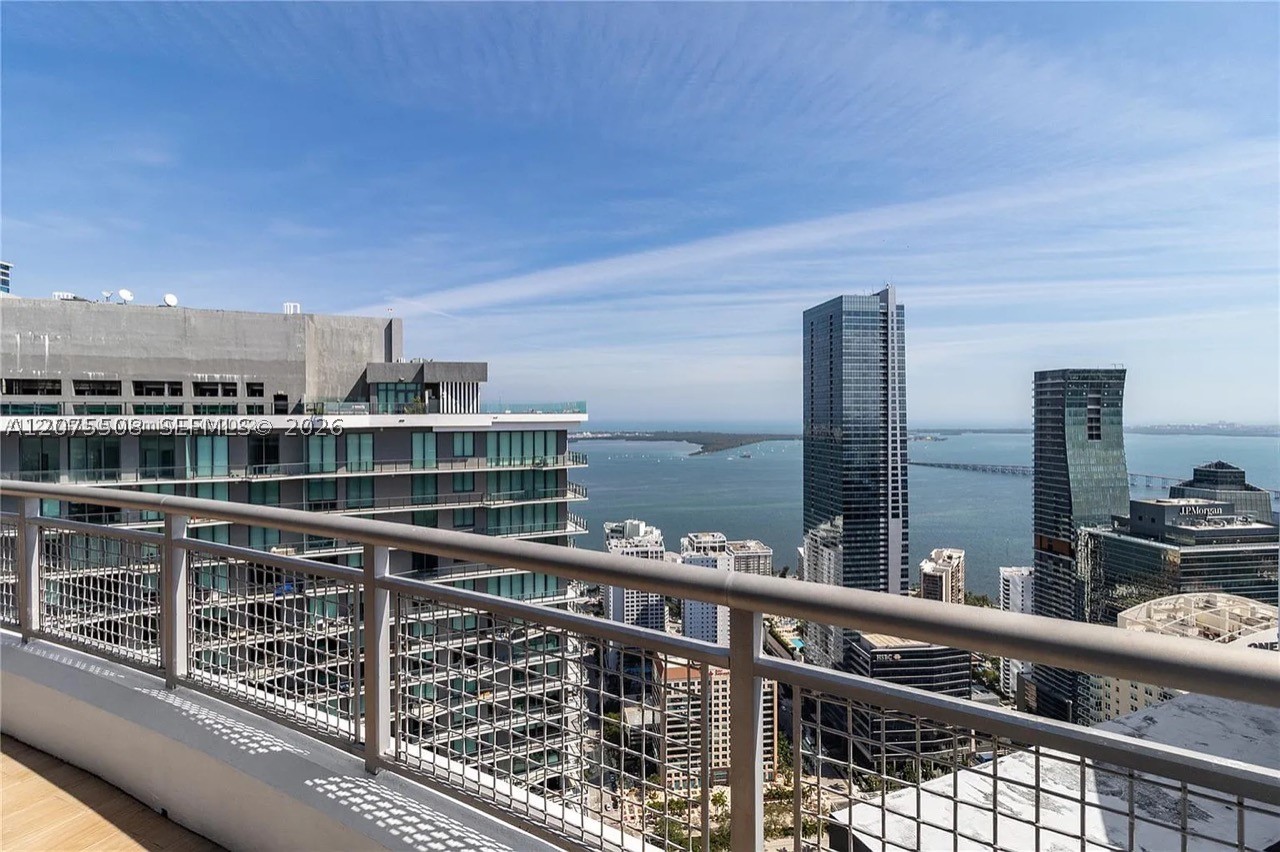 60 SW 13th St #5210 Miami, FL 33130