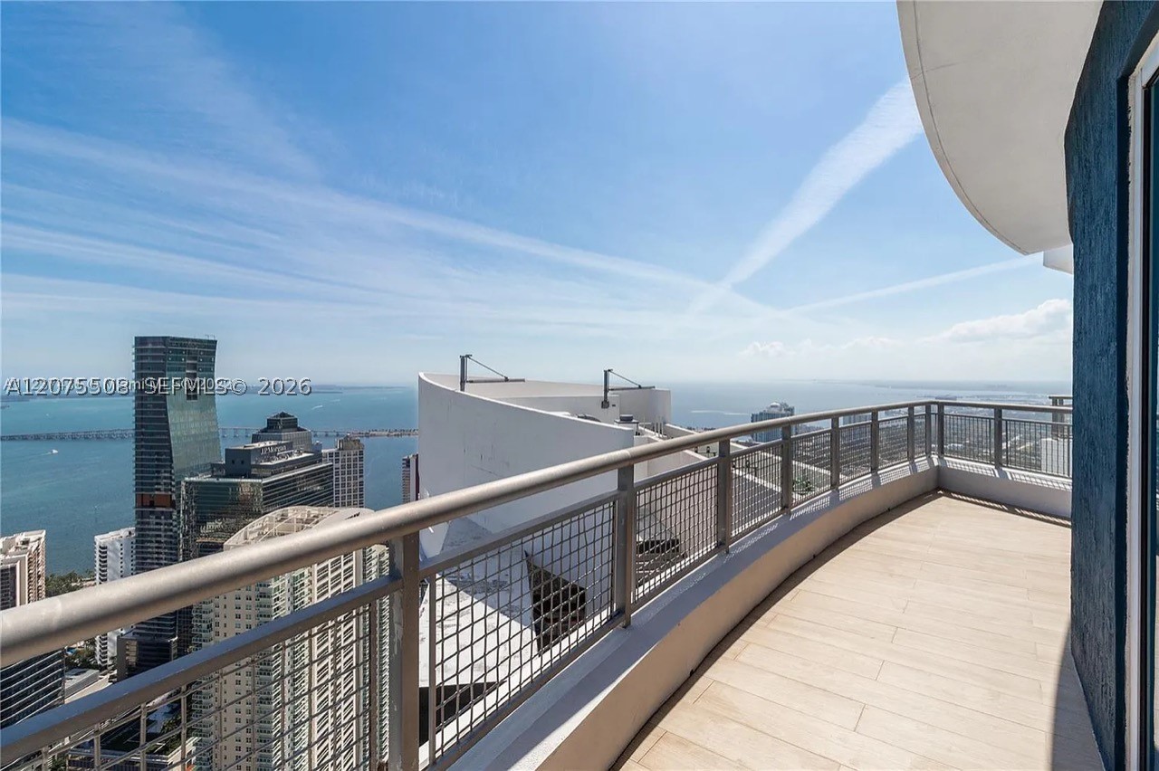 60 SW 13th St #5210 Miami, FL 33130