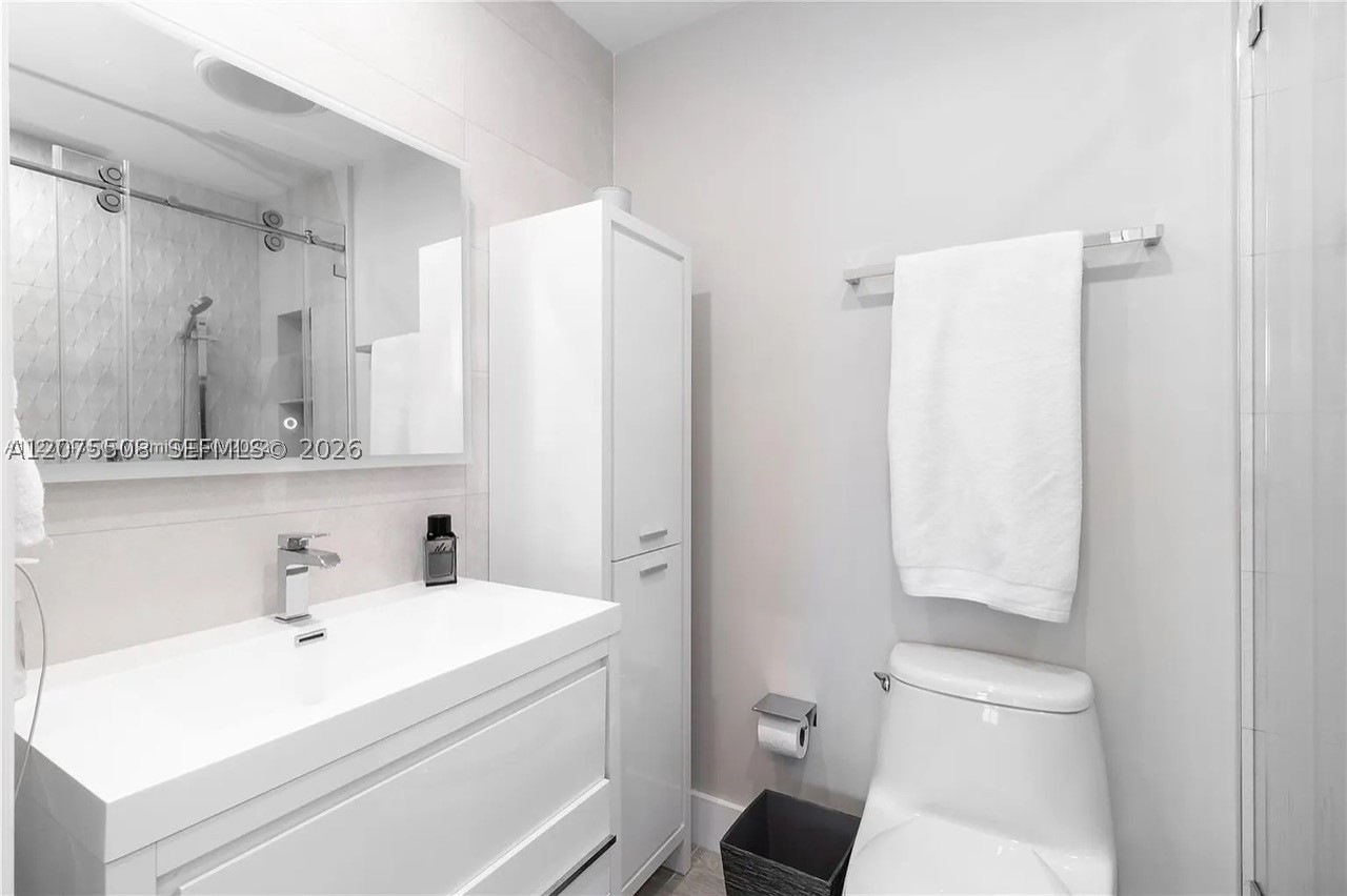 60 SW 13th St #5210 Miami, FL 33130