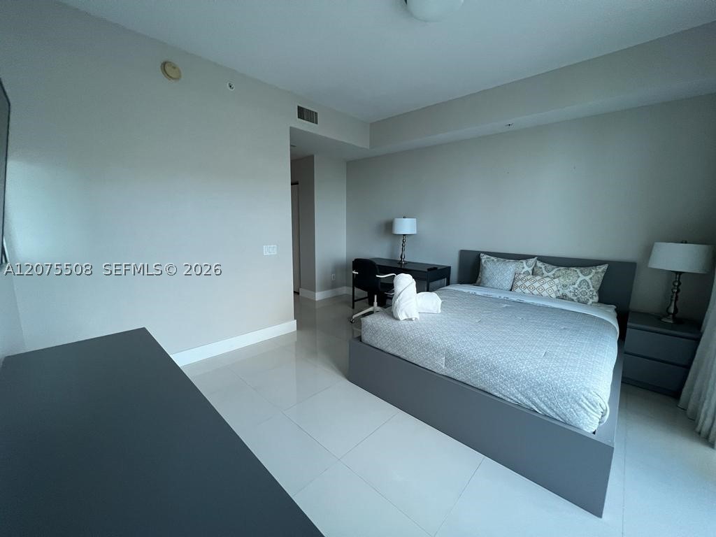 60 SW 13th St #5210 Miami, FL 33130
