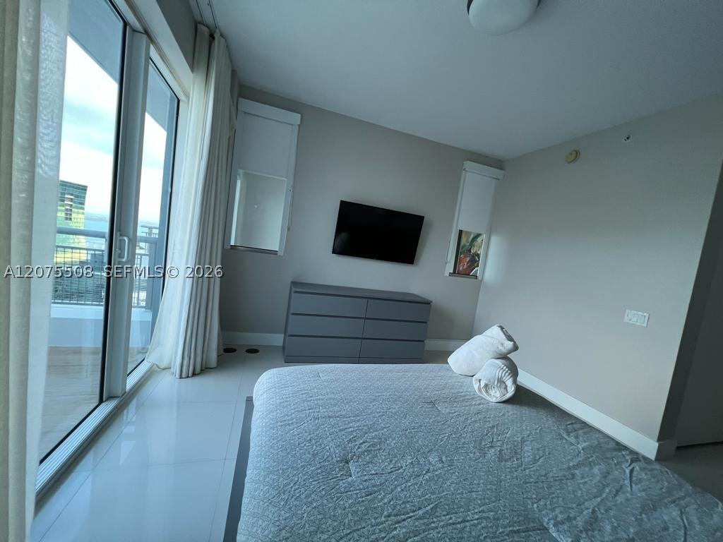 60 SW 13th St #5210 Miami, FL 33130