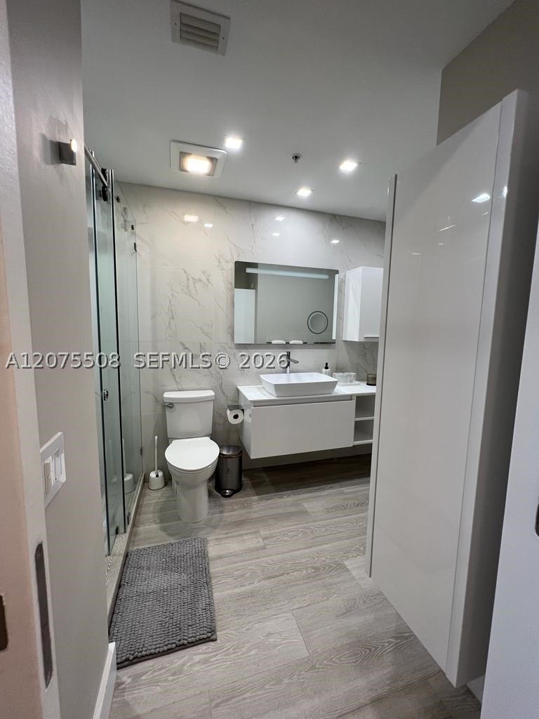 60 SW 13th St #5210 Miami, FL 33130