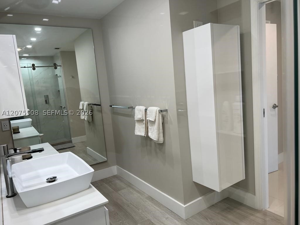 60 SW 13th St #5210 Miami, FL 33130
