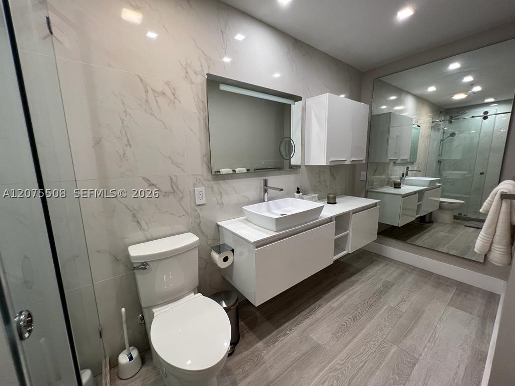 60 SW 13th St #5210 Miami, FL 33130