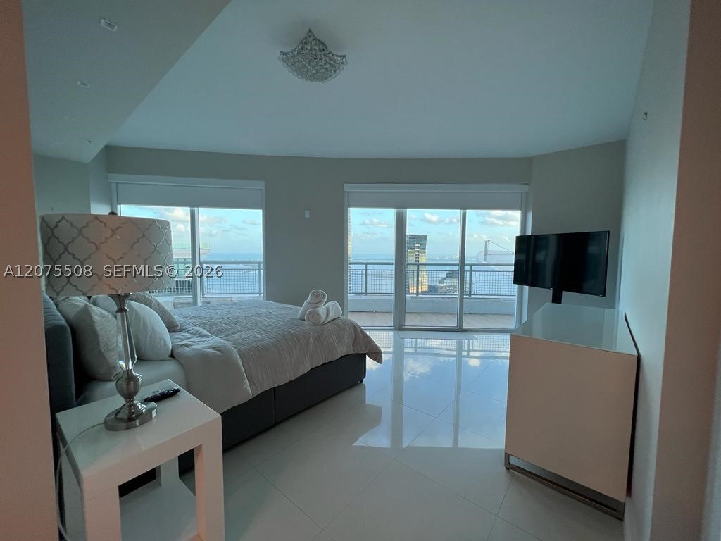 60 SW 13th St #5210 Miami, FL 33130
