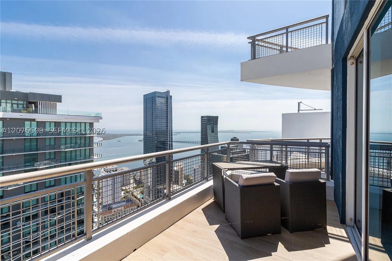 60 SW 13th St #5210 Miami, FL 33130