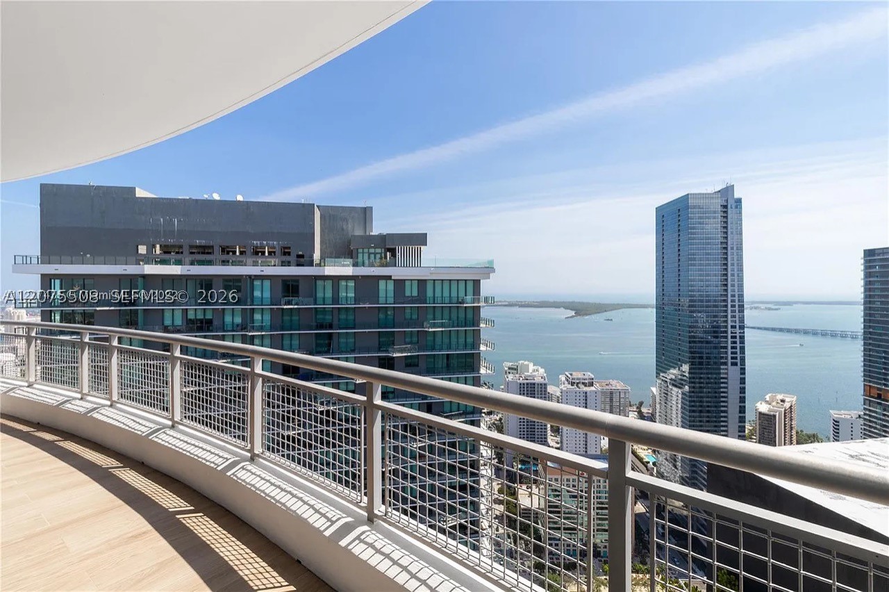 60 SW 13th St #5210 Miami, FL 33130