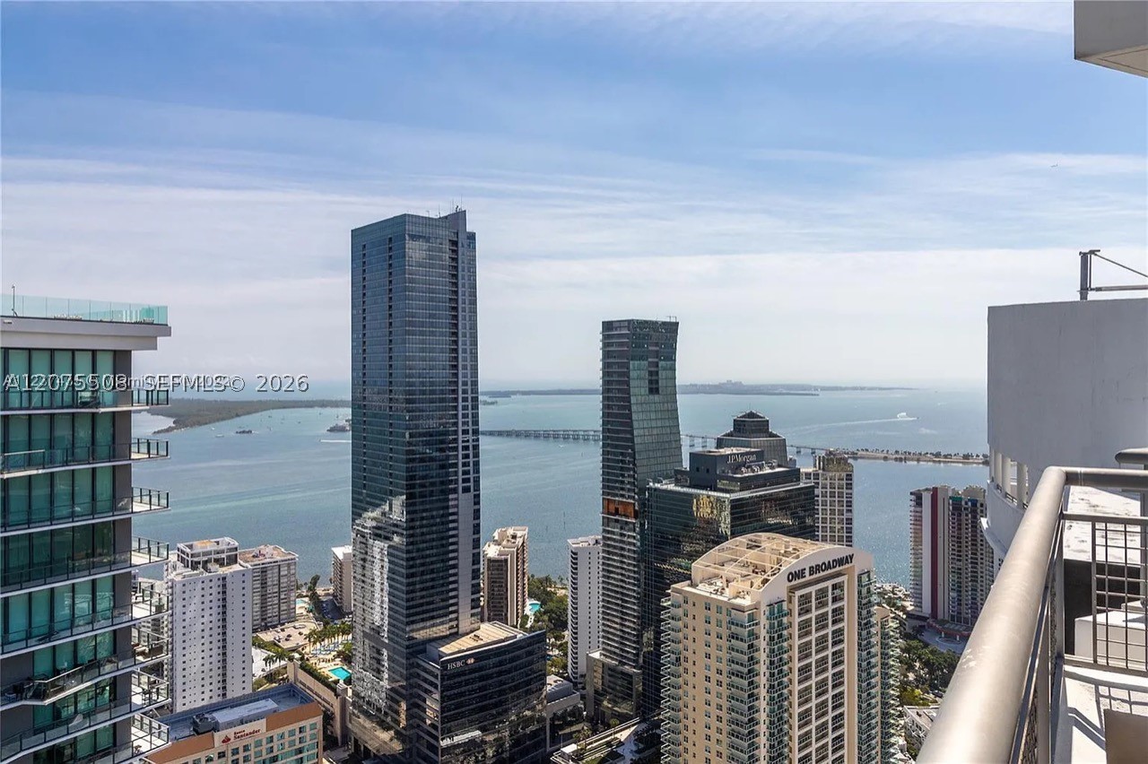 60 SW 13th St #5210 Miami, FL 33130