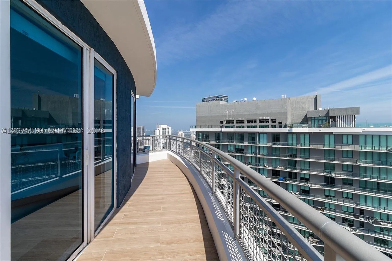 60 SW 13th St #5210 Miami, FL 33130
