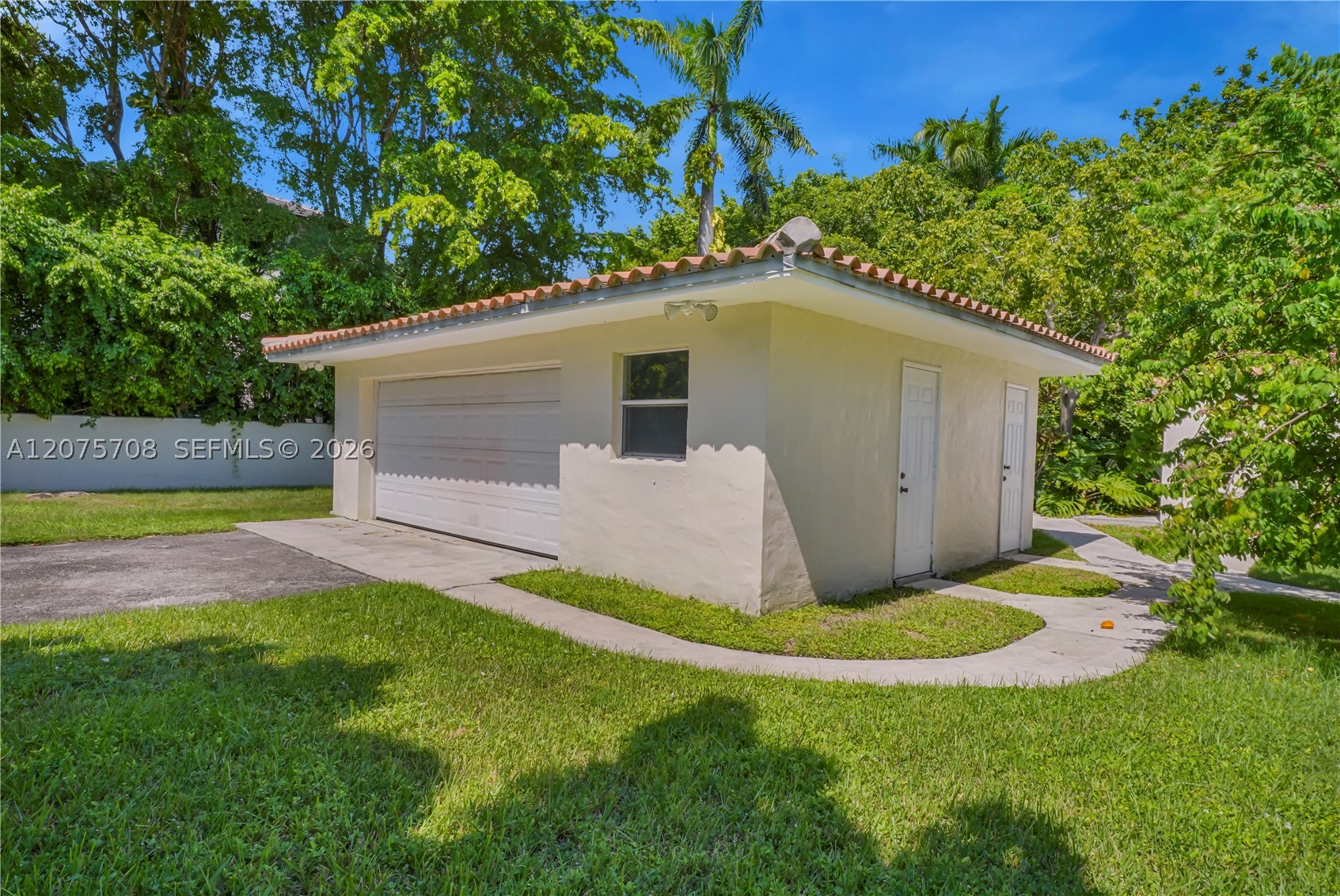 8775 SW 53rd Ct #REAR Miami, FL 33143