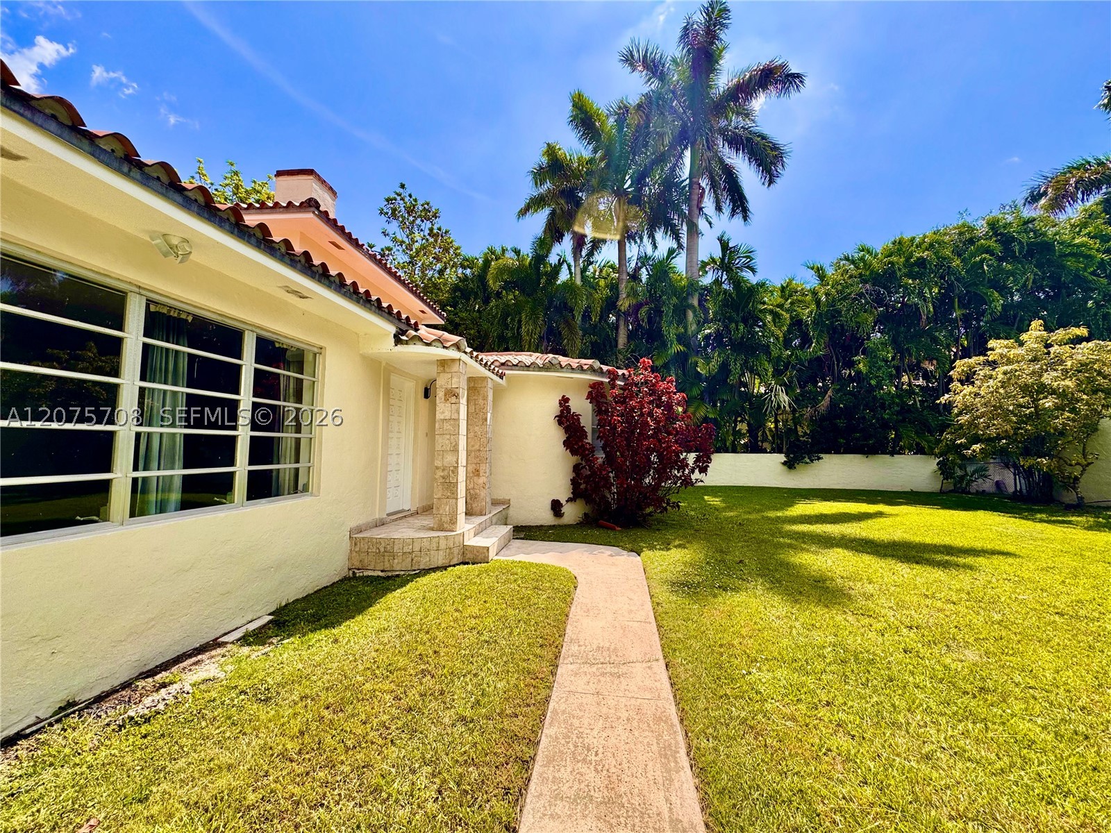 8775 SW 53rd Ct #REAR Miami, FL 33143