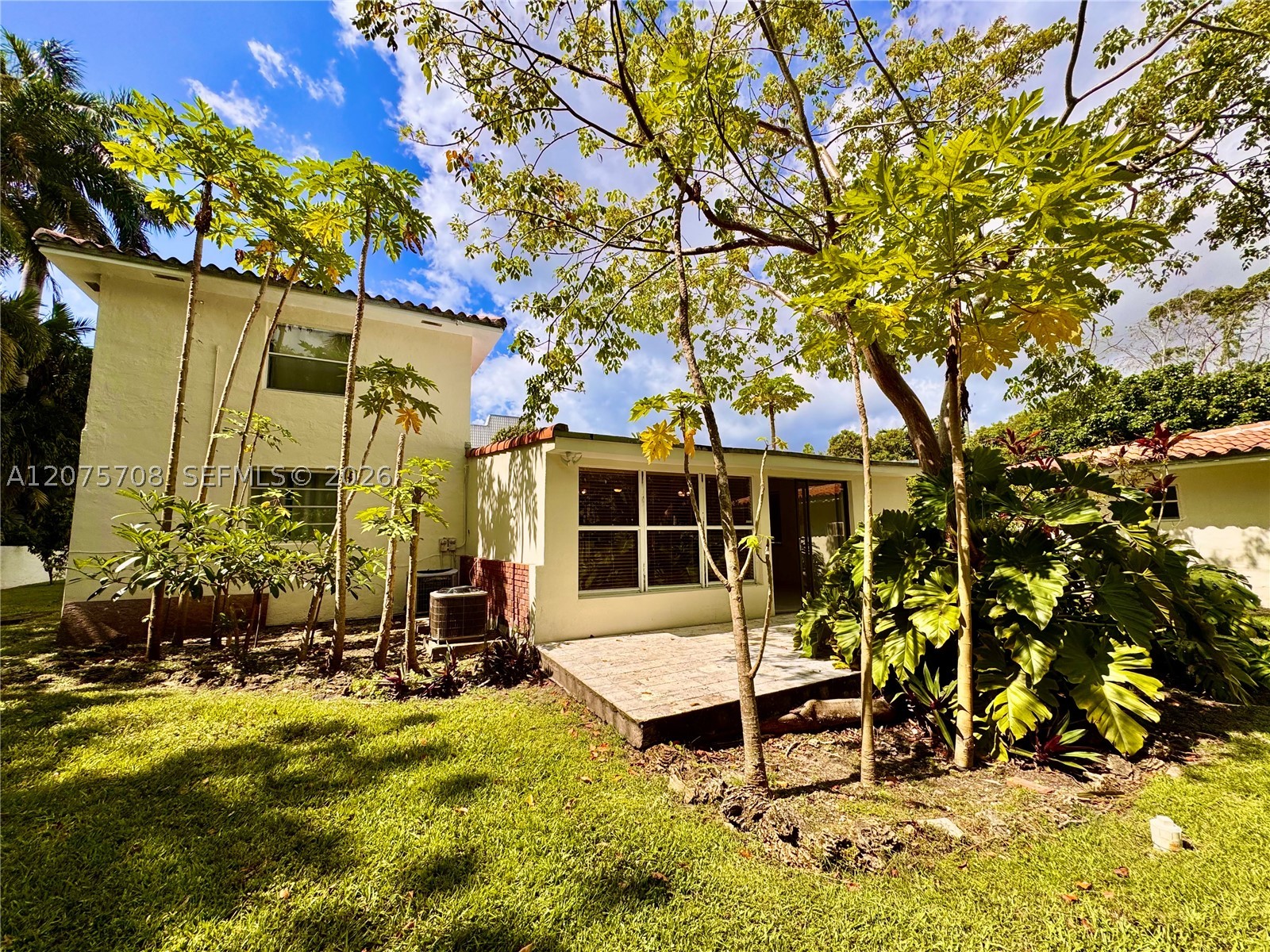 8775 SW 53rd Ct #REAR Miami, FL 33143