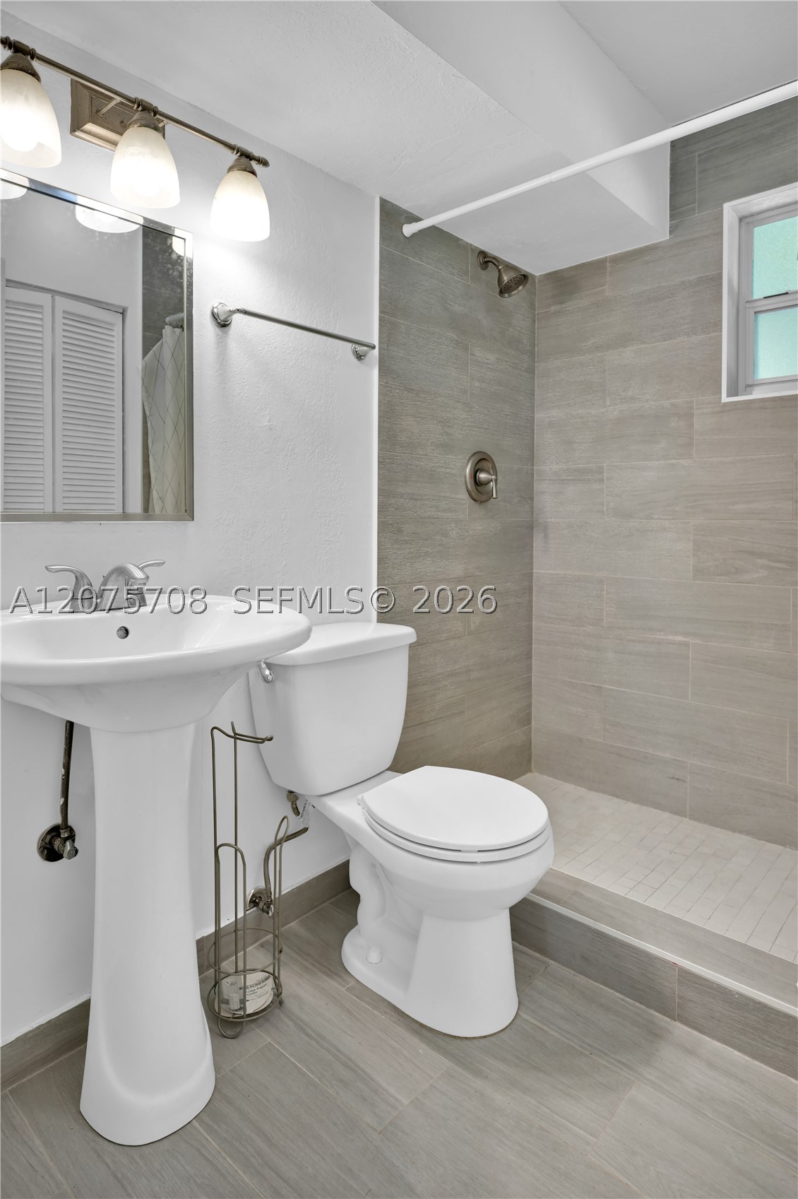 8775 SW 53rd Ct #REAR Miami, FL 33143