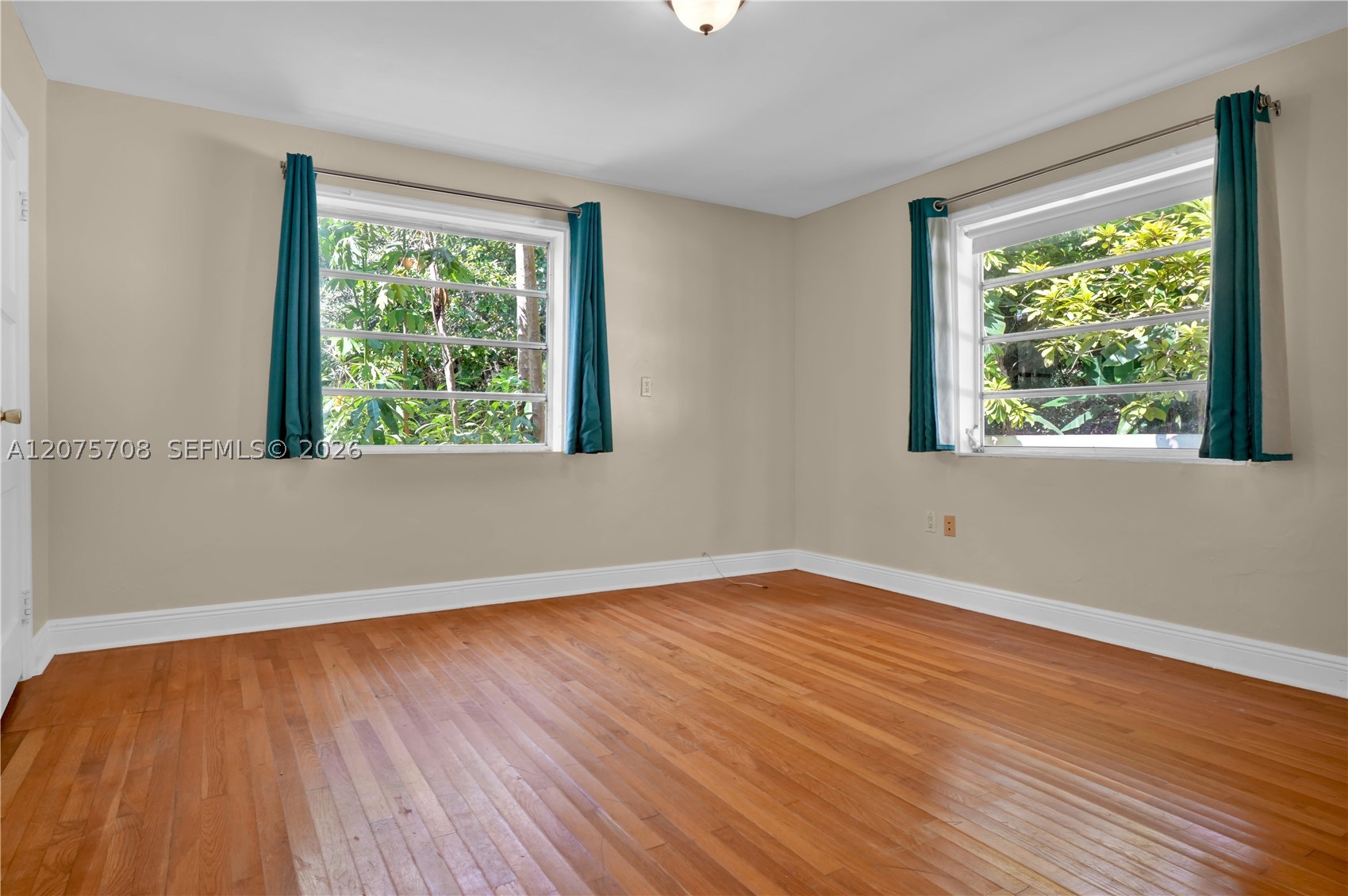 8775 SW 53rd Ct #REAR Miami, FL 33143