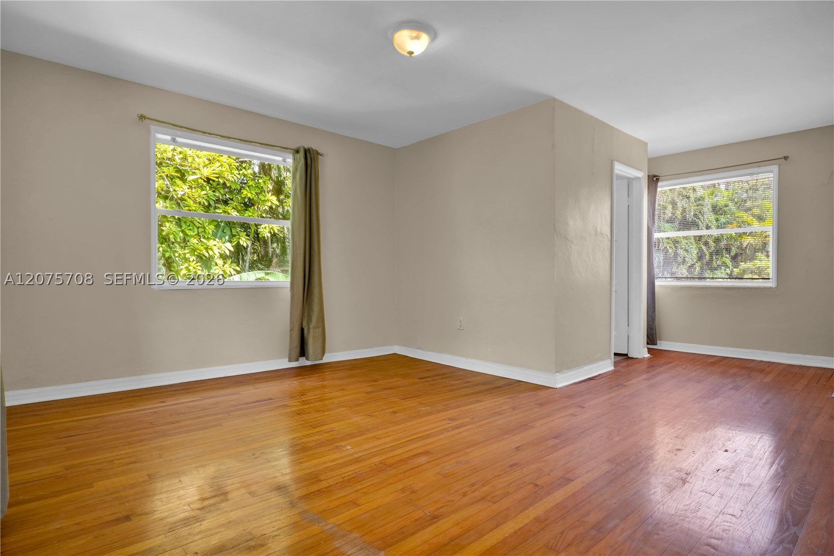 8775 SW 53rd Ct #REAR Miami, FL 33143