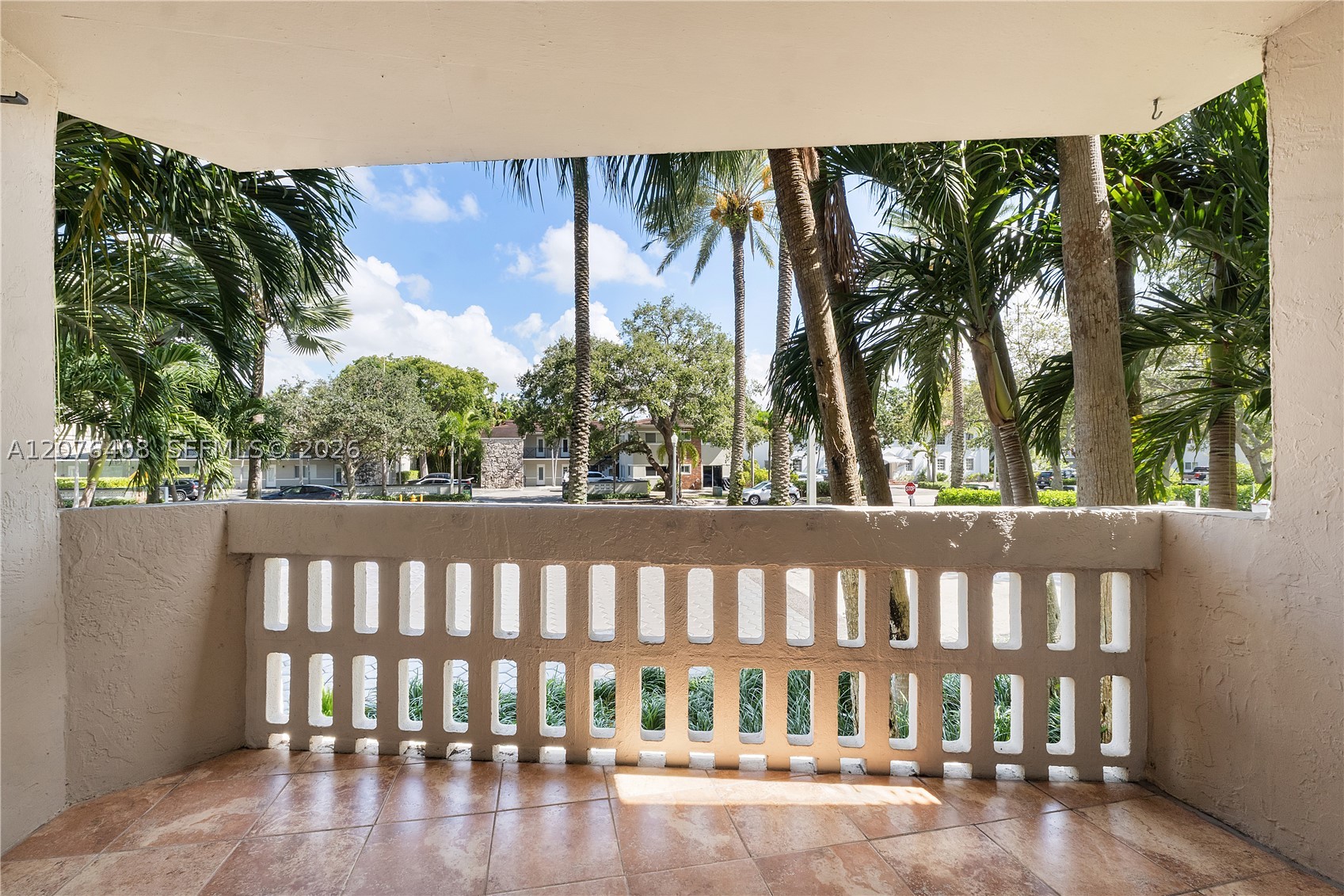 90 Edgewater Dr #104 Coral Gables, FL 33133