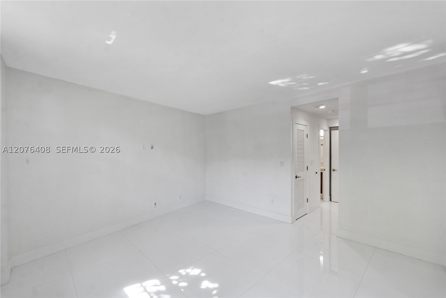 90 Edgewater Dr #104 Coral Gables, FL 33133