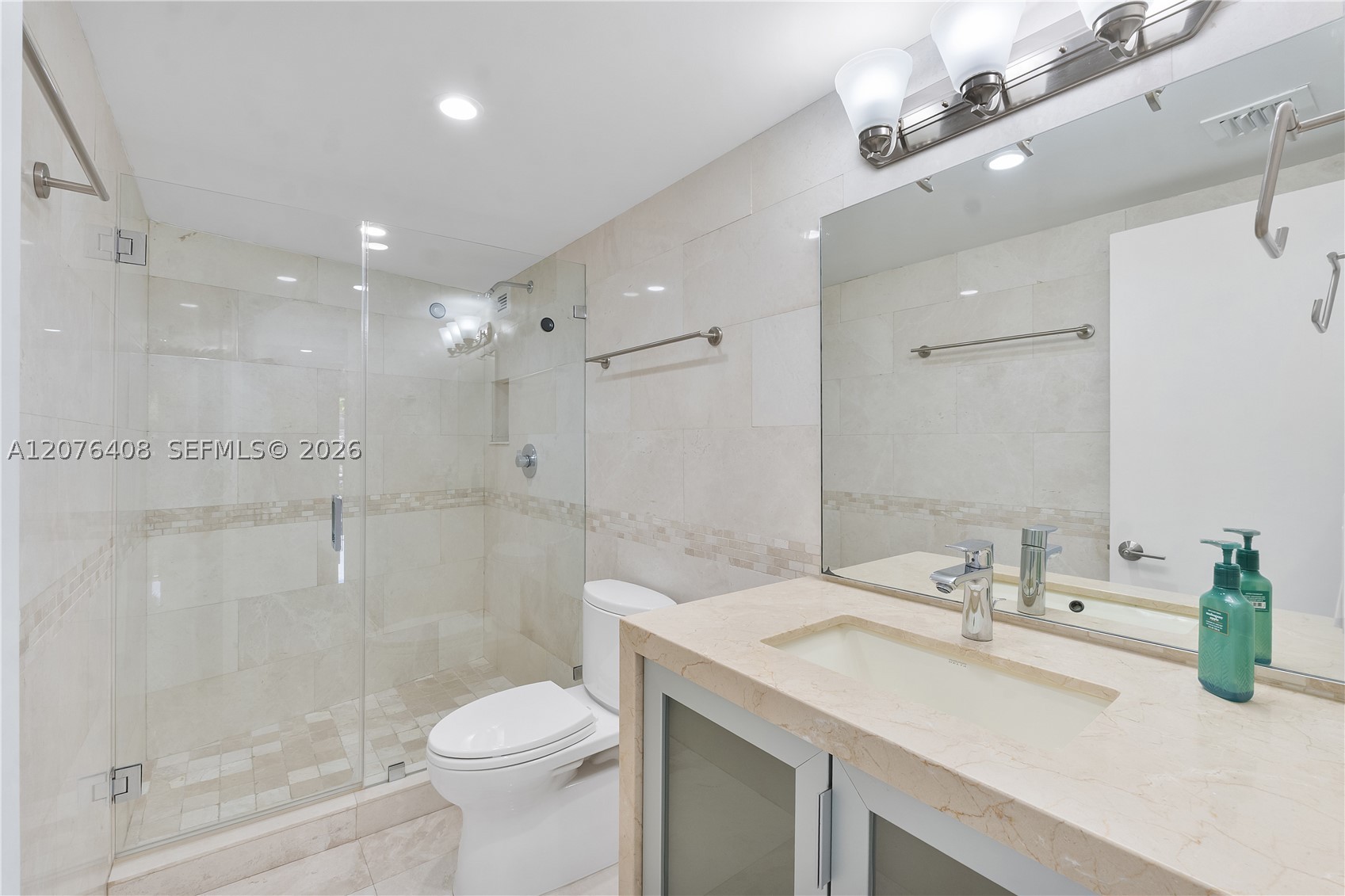 90 Edgewater Dr #104 Coral Gables, FL 33133